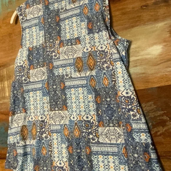 🌸🌸 Cure Blue Patterned Women's Top - Picture 3 of 3